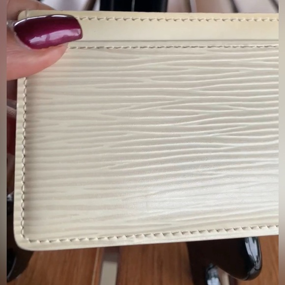 Louis Vuitton Vintage Vanilla Card Holder - Picture 2 of 10